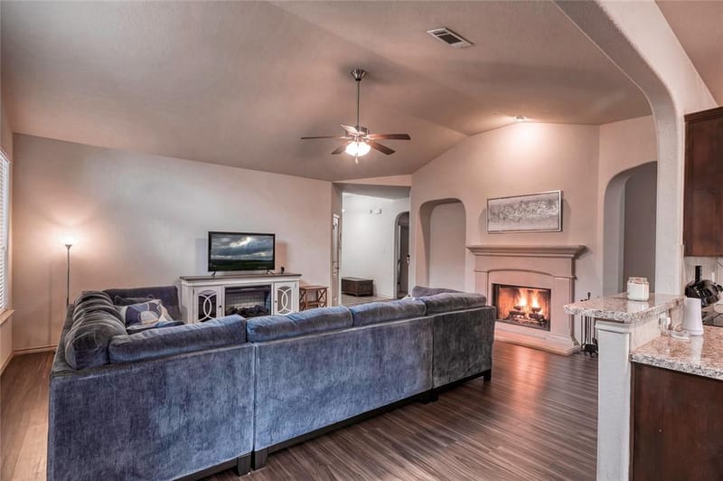 10901 Hawks Landing Road, Fort Worth TX 76052 - Photo 5