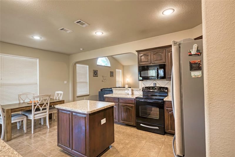 10901 Hawks Landing Road, Fort Worth TX 76052 - Photo 10