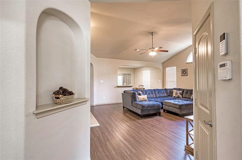 10901 Hawks Landing Road, Fort Worth TX 76052 - Photo 4