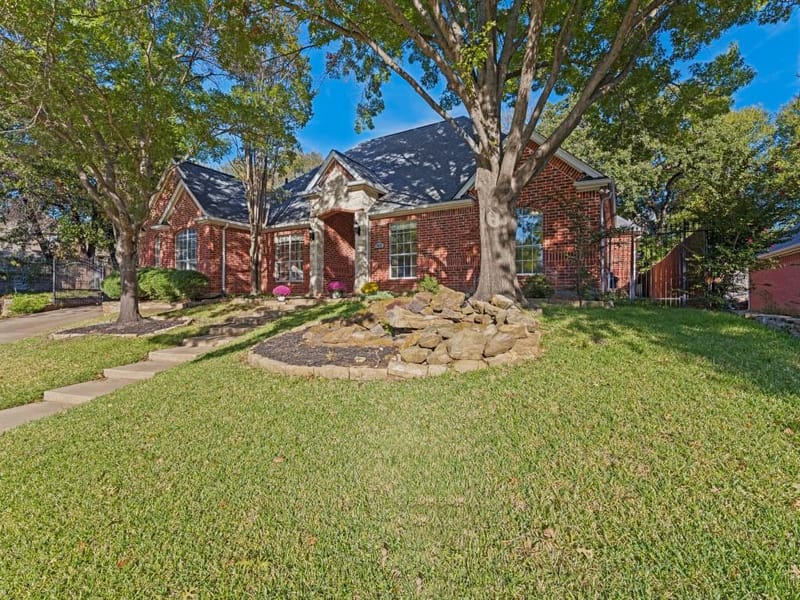 8428 Havenwood Drive, North Richland Hills TX 76182 - Photo 3