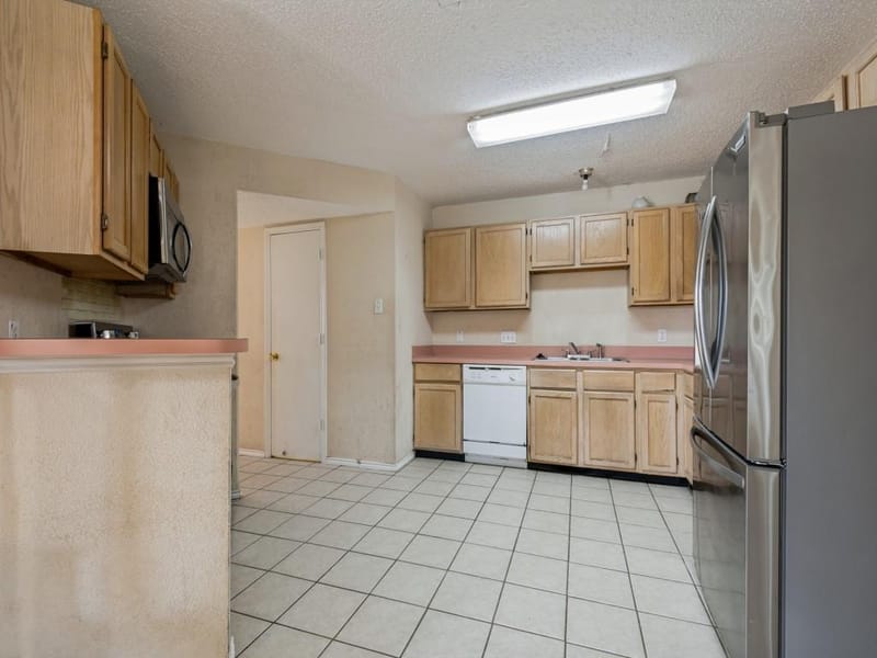 815 Greenridge Drive, Arlington TX 76017 - Photo 13