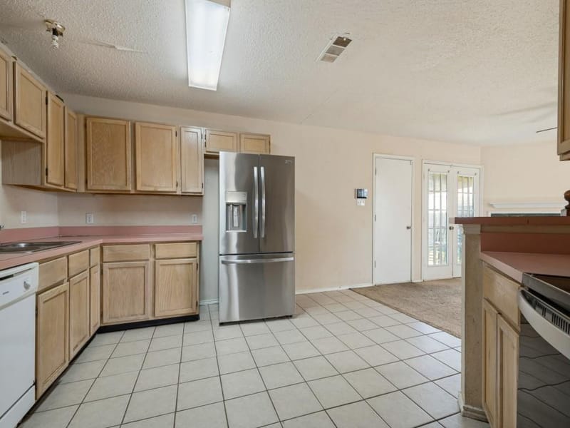 815 Greenridge Drive, Arlington TX 76017 - Photo 16