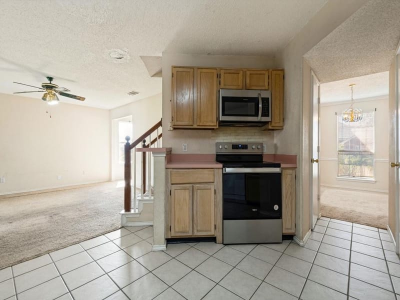 815 Greenridge Drive, Arlington TX 76017 - Photo 15