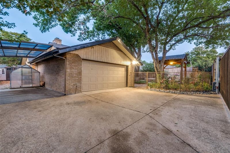9506 Milltrail Drive, Dallas TX 75238 - Photo 24