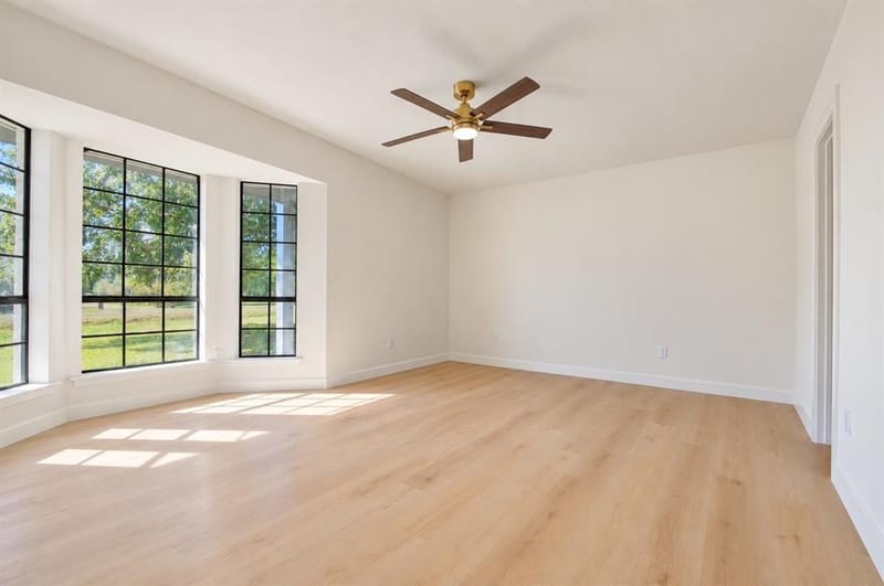 107 Locust Drive, Oak Leaf TX 75154 - Photo 6