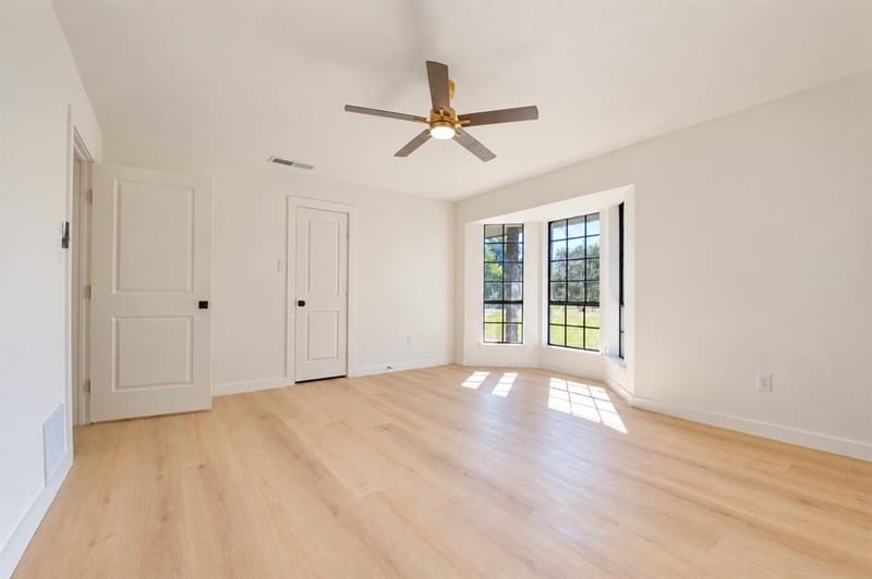 107 Locust Drive, Oak Leaf TX 75154 - Photo 7