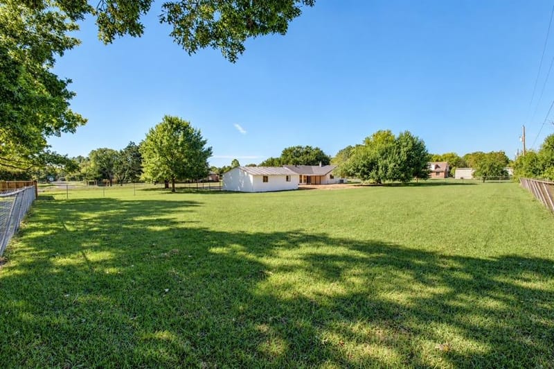 107 Locust Drive, Oak Leaf TX 75154 - Photo 14