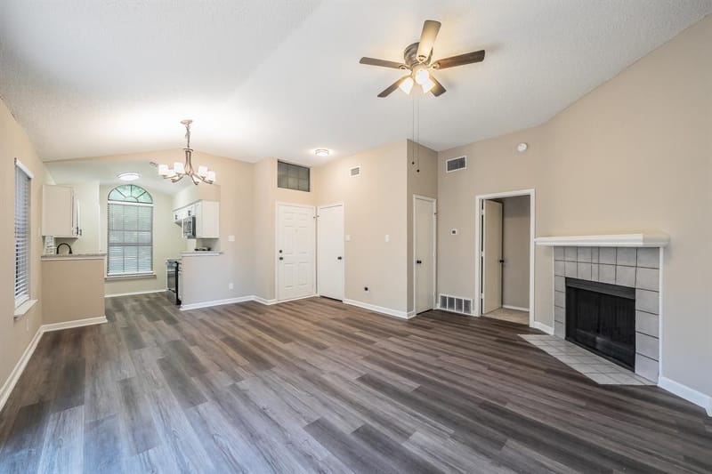 1521 Eastview Street, Fort Worth TX 76134 - Photo 5