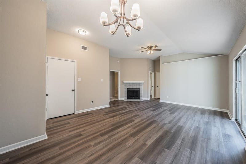 1521 Eastview Street, Fort Worth TX 76134 - Photo 4