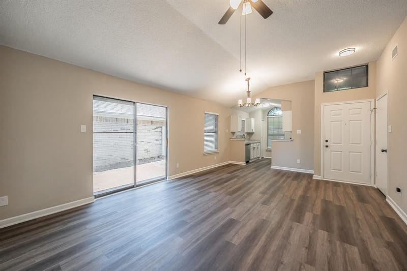 1521 Eastview Street, Fort Worth TX 76134 - Photo 8