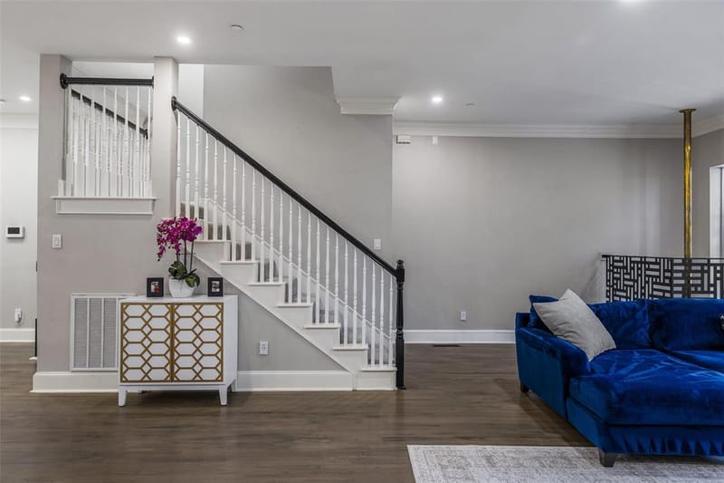 2707 Gaston Avenue, Dallas TX 75226 - Photo 3