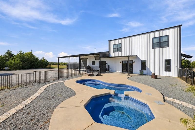 1265 County Road 4642, Trenton TX 75490 - Photo 27