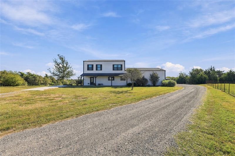 1265 County Road 4642, Trenton TX 75490 - Photo 2