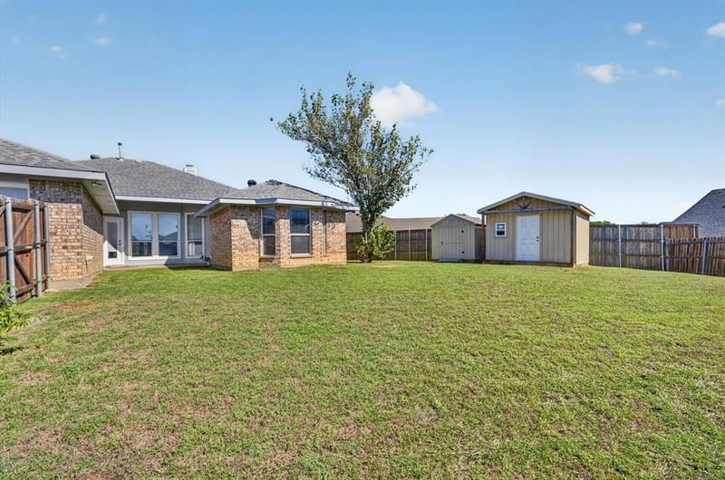 1425 Cardigan Lane, Lancaster TX 75134 - Photo 31
