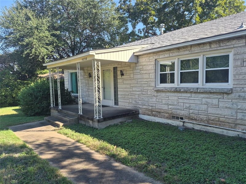 4230 Hillcrest Drive, Waco TX 76710 - Photo 3