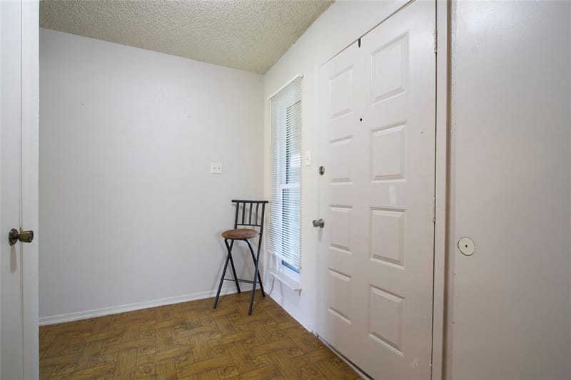 626 Thornwood Trail, Grand Prairie TX 75052 - Photo 3
