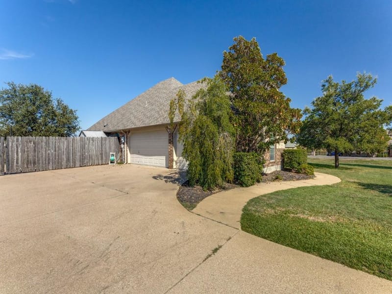 200 Lonesome Star Trail, Haslet TX 76052 - Photo 2