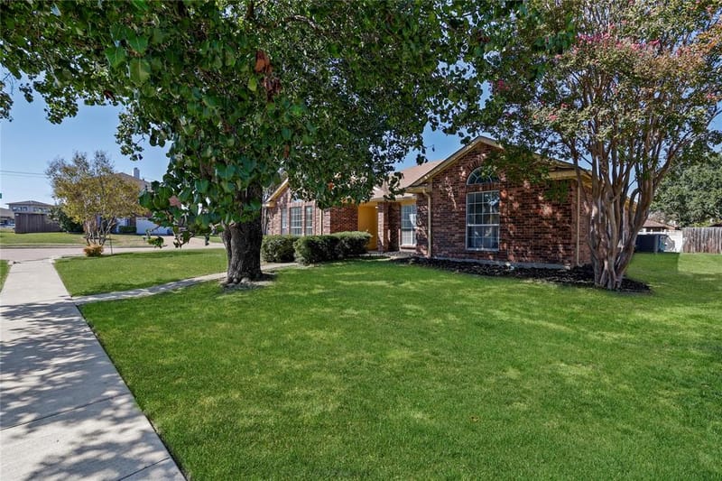 3405 Tulip Lane, Rowlett TX 75089 - Photo 2