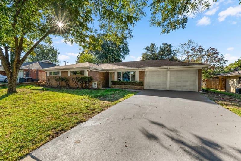 209 Cotillion Road, Fort Worth TX 76134 - Photo 2