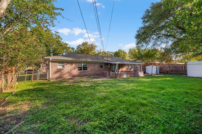 209 Cotillion Road, Fort Worth TX 76134 - Photo 25