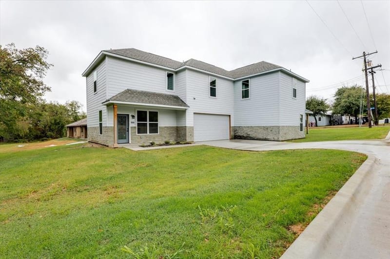 806 N Cates Street, Decatur TX 76234