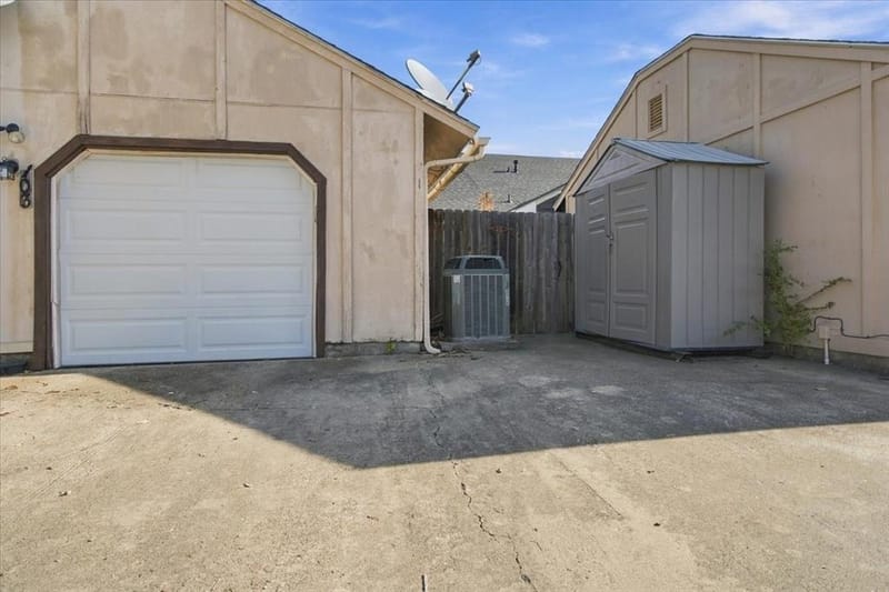 801 W Russell Avenue # 103, Bonham TX 75418 - Photo 31