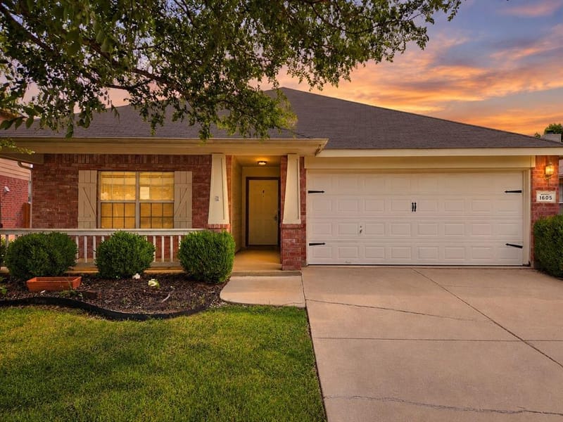 1605 Cardinal Way, Aubrey TX 76227