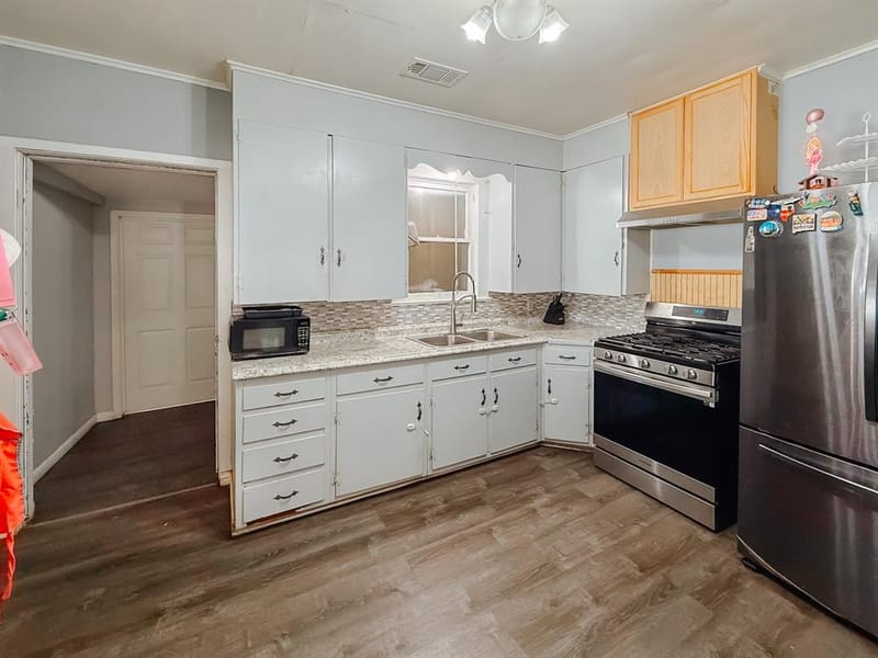 401 S 30th Street, Corsicana TX 75110 - Photo 9