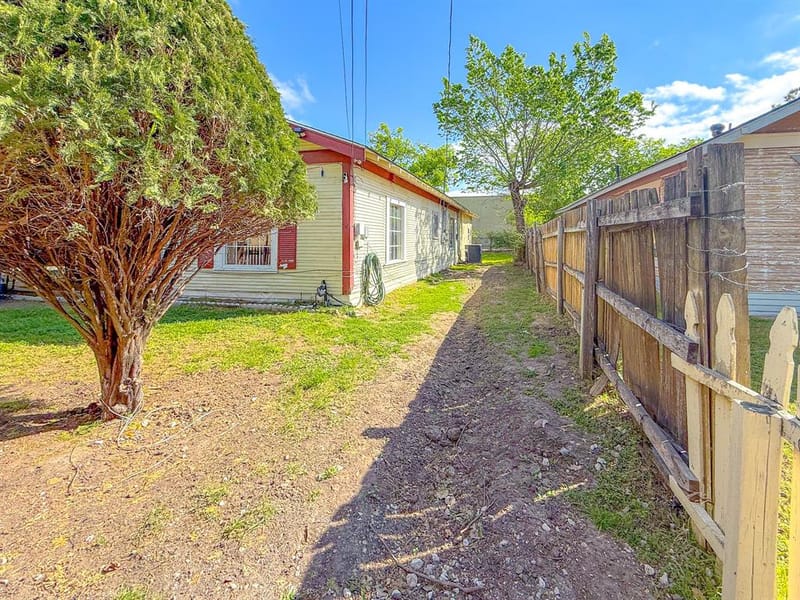 401 S 30th Street, Corsicana TX 75110 - Photo 33