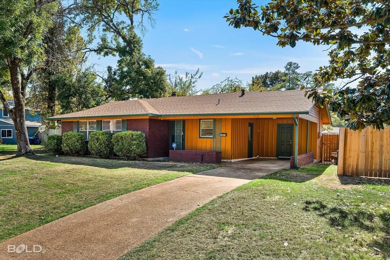 2838 W Cavett Drive, Shreveport LA 71104 - Photo 2