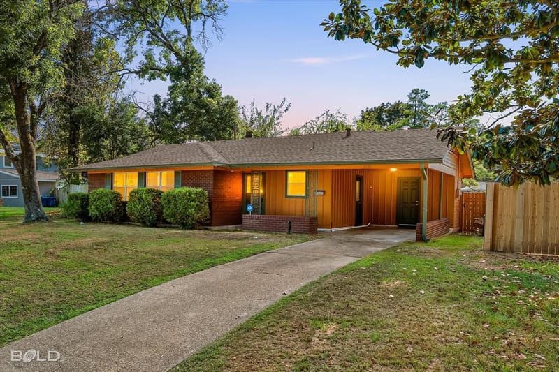 2838 W Cavett Drive, Shreveport LA 71104