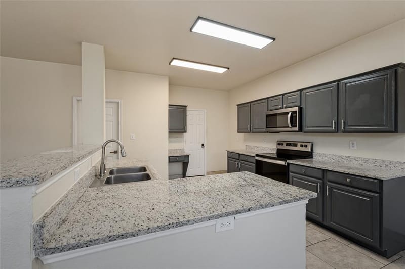 1905 Peppertree Drive, Little Elm TX 75068 - Photo 7