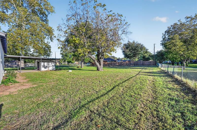 716 Kerry Lane, Azle TX 76020 - Photo 36