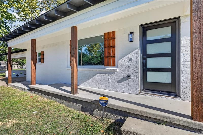 716 Kerry Lane, Azle TX 76020