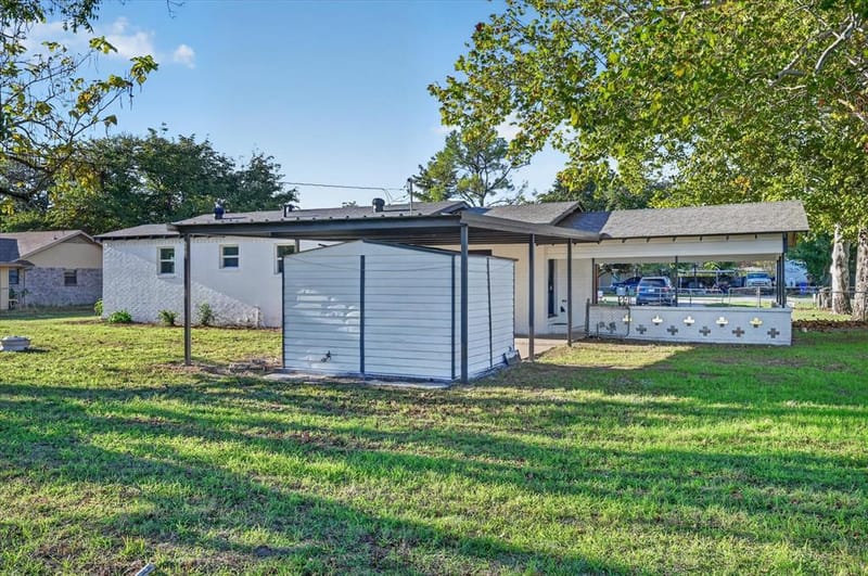 716 Kerry Lane, Azle TX 76020 - Photo 34