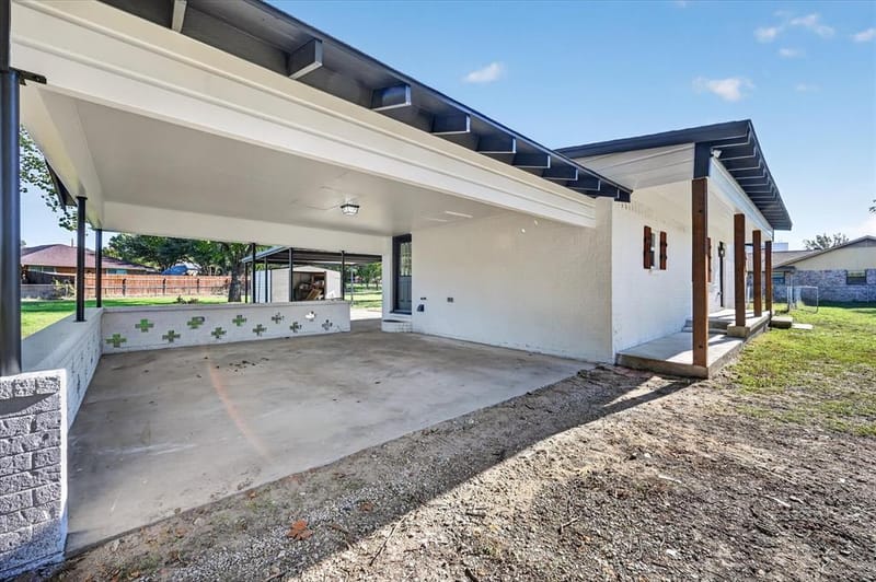 716 Kerry Lane, Azle TX 76020 - Photo 4