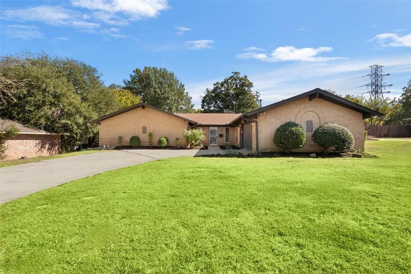 6313 Whitman Avenue, Fort Worth TX 76133 - Photo 2