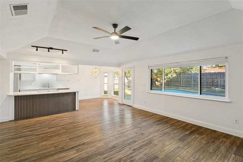 2507 Villanova Street, Arlington TX 76018 - Photo 6