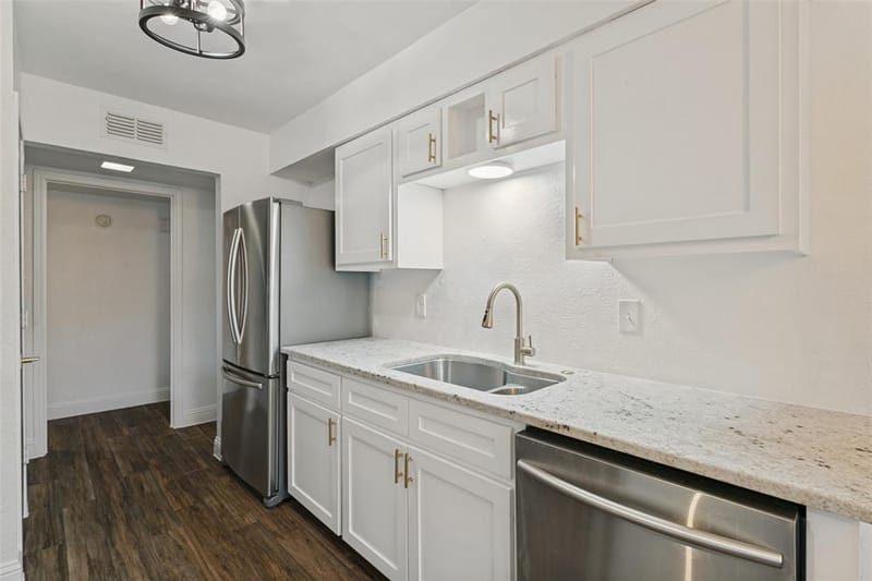 2507 Villanova Street, Arlington TX 76018 - Photo 9