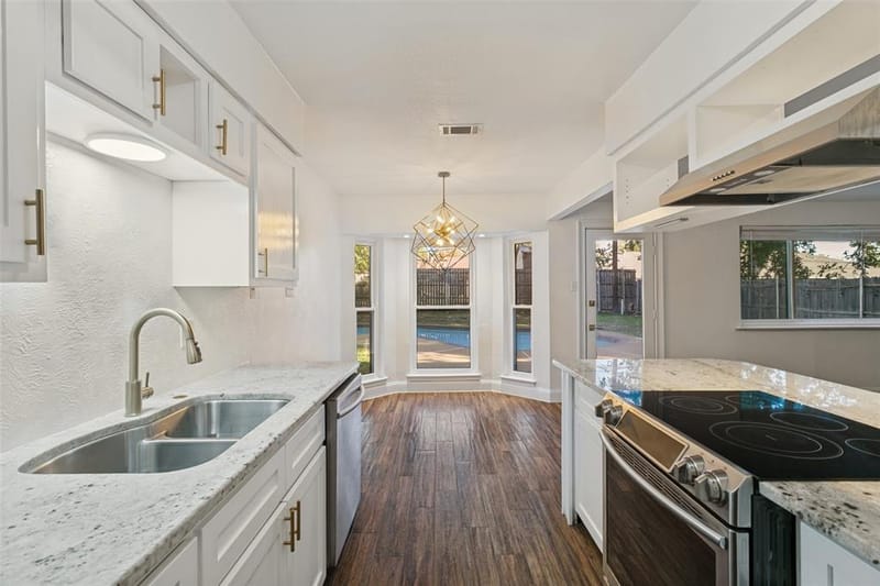 2507 Villanova Street, Arlington TX 76018 - Photo 8