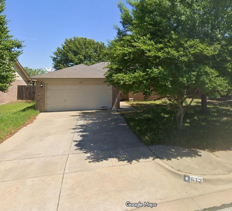 612 Creekview Drive, Burleson TX 76028