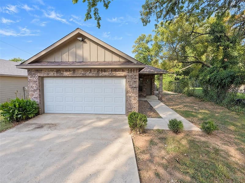 186 S Preston Street, Alvarado TX 76009