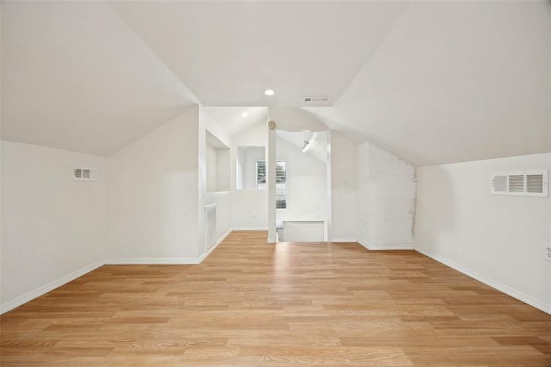 7011 Hammond Avenue, Dallas TX 75223 - Photo 26
