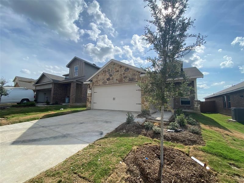 1315 DRAPER Lane, Forney TX 75126