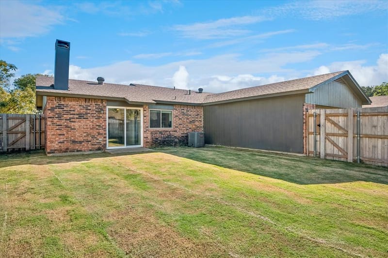 2219 Crockett Drive, Carrollton TX 75006 - Photo 15