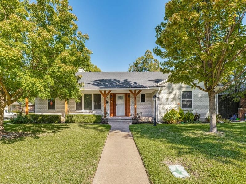 6107 Annapolis Lane, Dallas TX 75214 - Photo 2