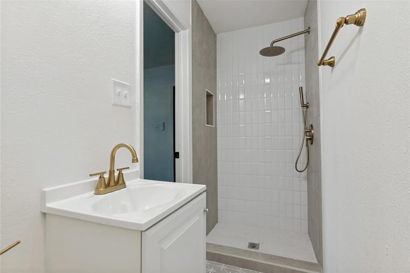 1114 10th Street, Plano TX 75074 - Photo 3