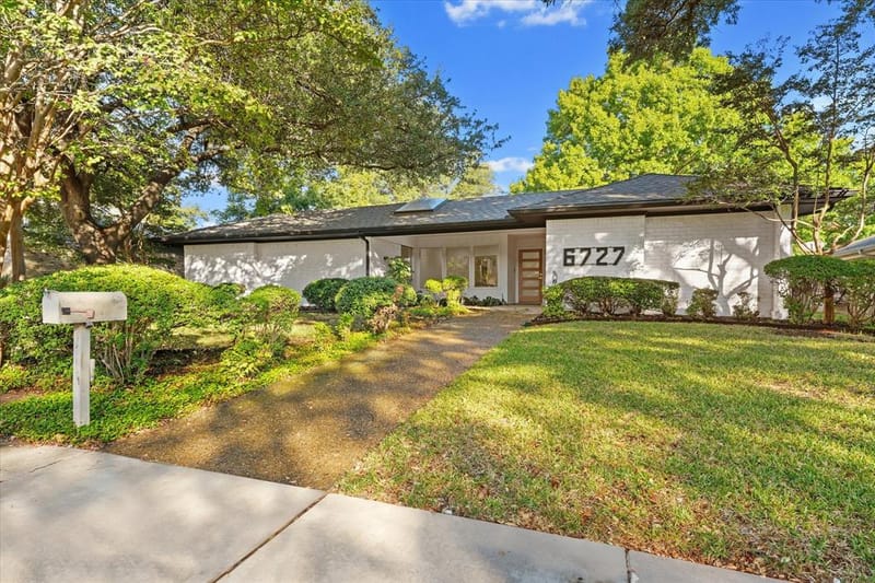 6727 Southpoint Drive, Dallas TX 75248