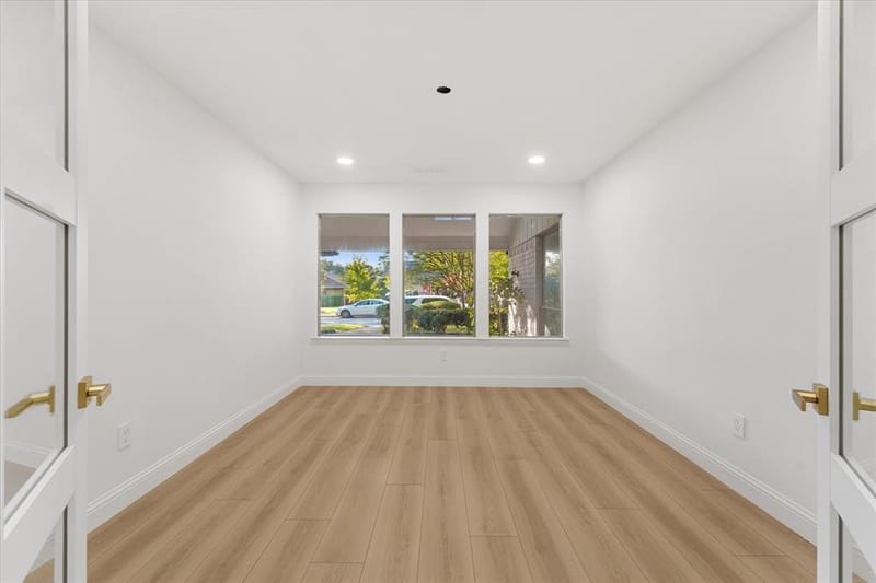 6727 Southpoint Drive, Dallas TX 75248 - Photo 15