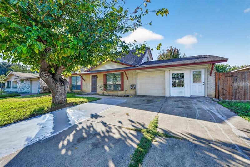 1302 Shelmar Drive, Arlington TX 76014 - Photo 3